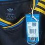 New Man Utd. Third Soccer Jersey Kids size 13-14yrs Image 3