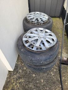 Set of 4 wheels and tryes