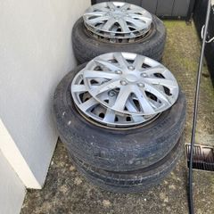 Set of 4 wheels and tryes