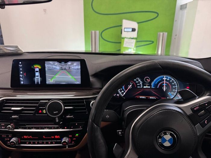 172 BMW 5-series 530e M - Neg