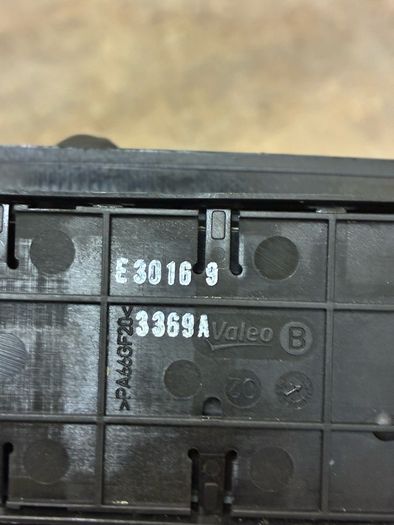 Genuine Renault Megane MK3 Front Electric Window Master Switch Pack & Passenger Handle