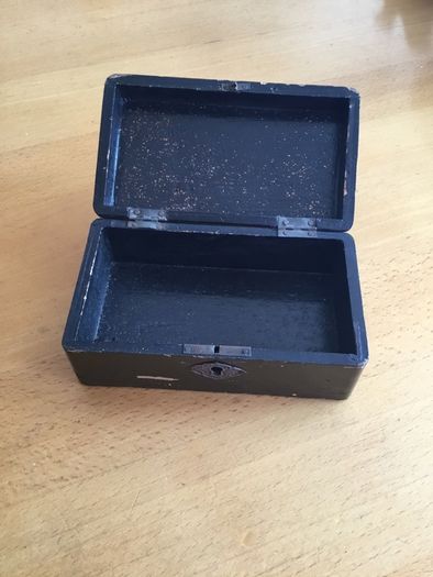 Vintage trinket box