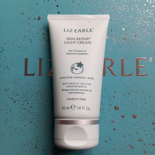 Liz Earle Skin Repair Light Moisturiser 50ml