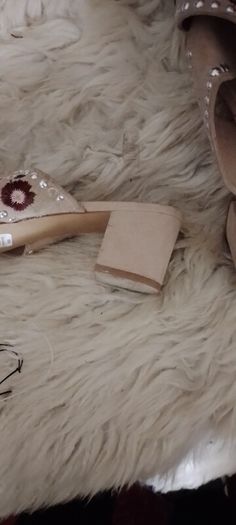 glamourous sandals size 41. And 42