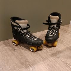 Raptor quad roller skates size 10