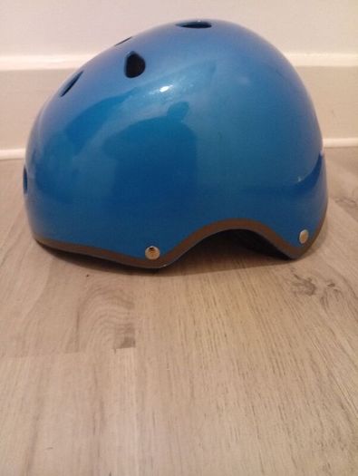 Quality Universal Helmet M-Size 2months old