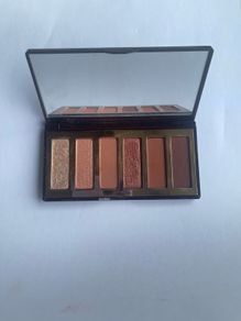 Charlotte Tilbury eyeshadow palette