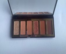 Charlotte Tilbury eyeshadow palette