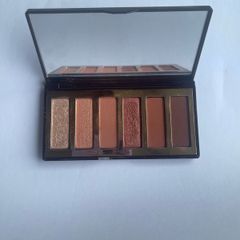 Charlotte Tilbury eyeshadow palette