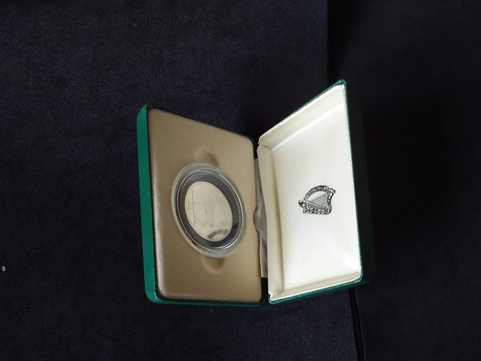 Official Irish Cupro-Nickel Proof, One Pound Coin - Boxed with Certificate