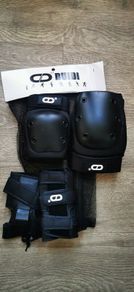 wrist guards, elbow pads and knee pads