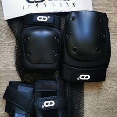 wrist guards, elbow pads and knee pads