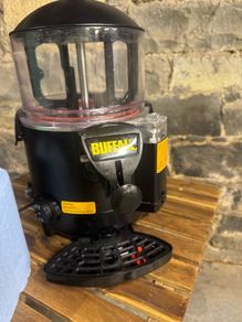 Hot chocolate dispenser