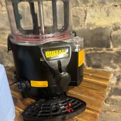 Hot chocolate dispenser