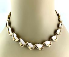 Gorgeous Vintage Gold Tone Enameled Choker Necklace