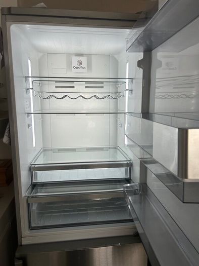 Grundig fridge freezer with water dispenser
