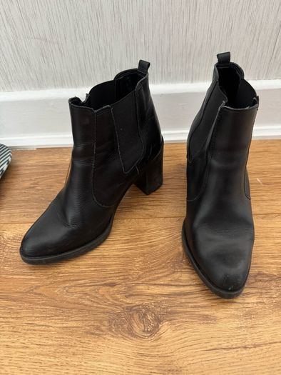 Leather ankle boots, size 37