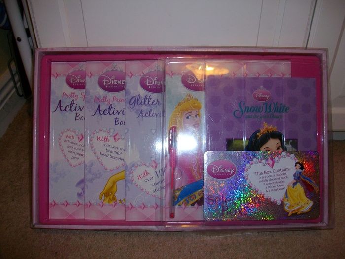 Disney Snow White Activity Pack (NEW)