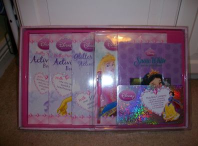 Disney Snow White Activity Pack (NEW)