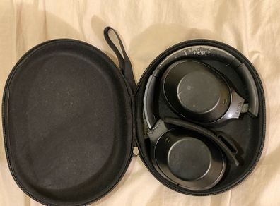Sony MDR-1000x Noose Cancelling Headset