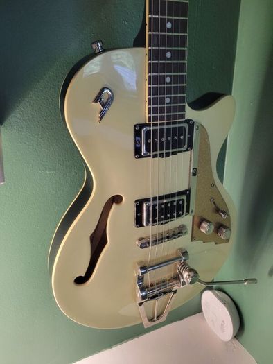 Duesenberg Starplayer TV Everest White Semi-Acoustic Guitar