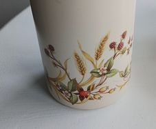 Utensil holder.