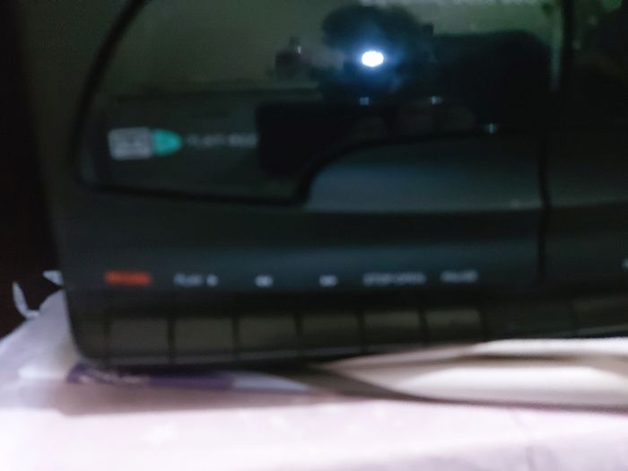 Philips Mini Hi-Fi System, Model FW 355C, 3 CD Changer, Radio and dual Tape Deck and 2 Lovely Philips speakers, in very Good Condition