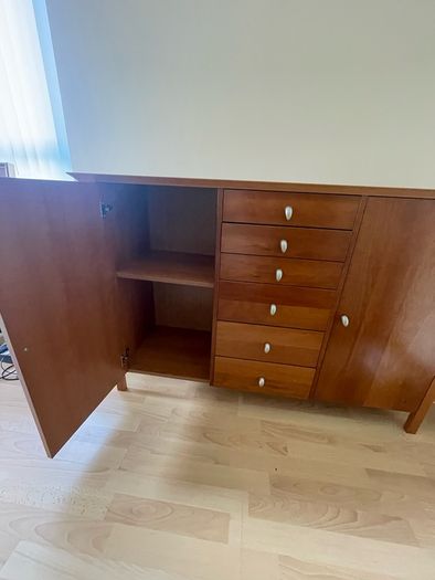 Side board