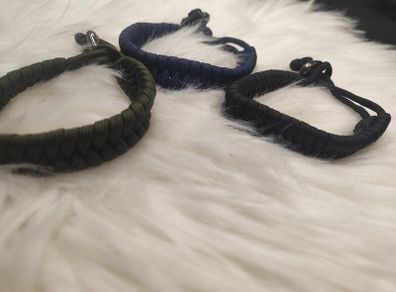 Paracord bracelet