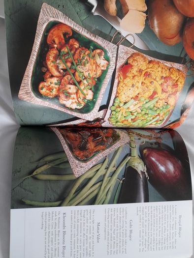 Cook book,  The New Curry Bible