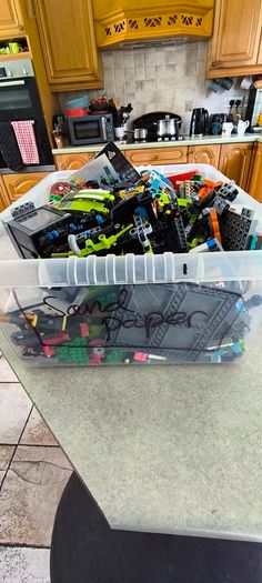 Box of random lego About 6 KG,