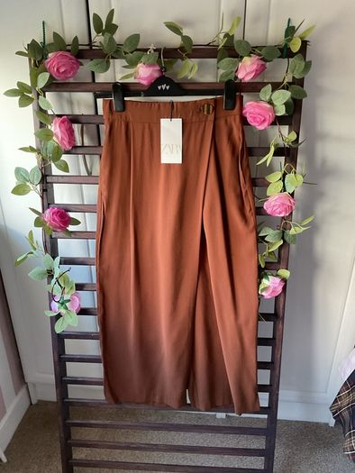trousers Bnwt Zara wrap over front trousers size small rust brown shade