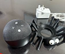 Alexa'c Echo Dot Smart speakers with Cute/Funny Spider Base holder!
