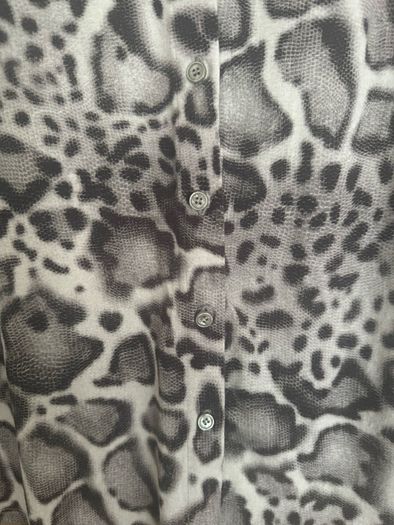 Brand new Tinta Made in Spain long sleeve grey animal print blouse for women size UK14 EU42 Postage included