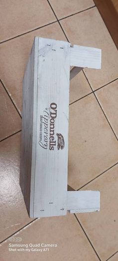wooden display advertising crisps crate,good condition, buyer collects,or pays postage,