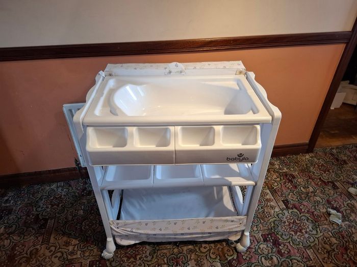 Smart Changer with Bath