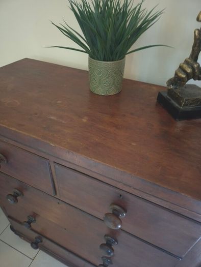 Antique chest of drawers.