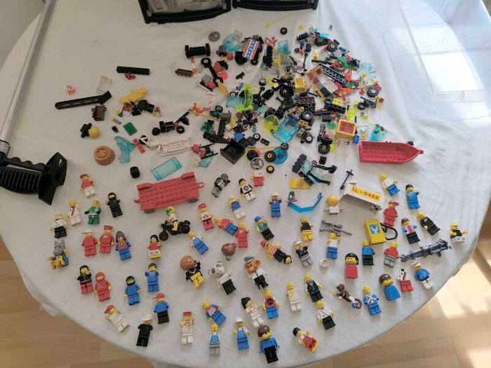 Vintage 80s Lego Bundle