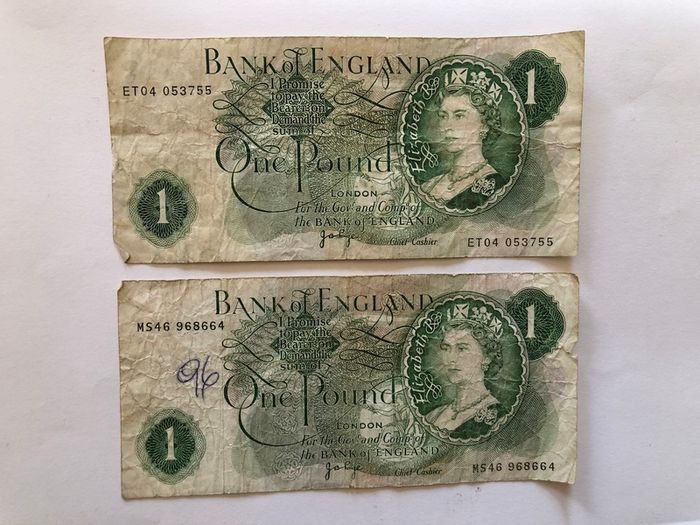2 x Bank Of England One Pound Notes
