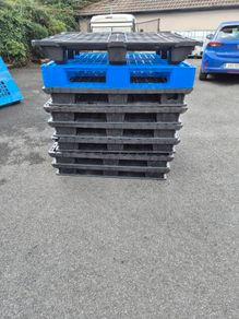 plastic pallets