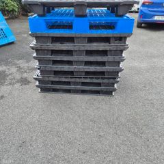 plastic pallets