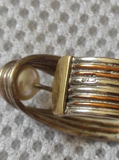 Sterling silver pearl ring