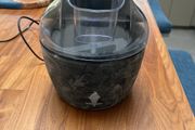 ice-cream maker