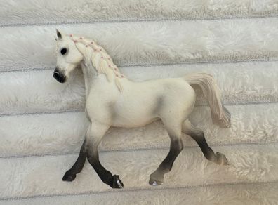 2013 Schleich White Arabian Mare approx 4" Horse Pink Braids D-73527 Used Please see pictures