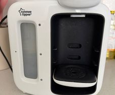 Tommee Tippee Perfect Prep Day & Night Machine Baby Bottle Maker White -Descaled