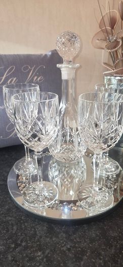 Vintage Cut Crystal Decanter & 4 Wine Glass Set Barware Elegant Luxury