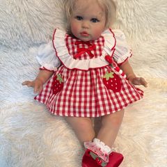 Reborns By Laura.  Stunning Baby Crystal.  Heavy, Weighted Reborn Doll.  Welcome to View