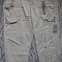3/4 Shorts. Size 12