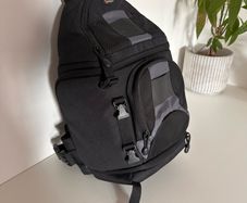 Lowpro slingshot camera bag 200AW - LIKE NEW