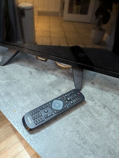 Philips 32-inch HD LED TV - excellent working condition.